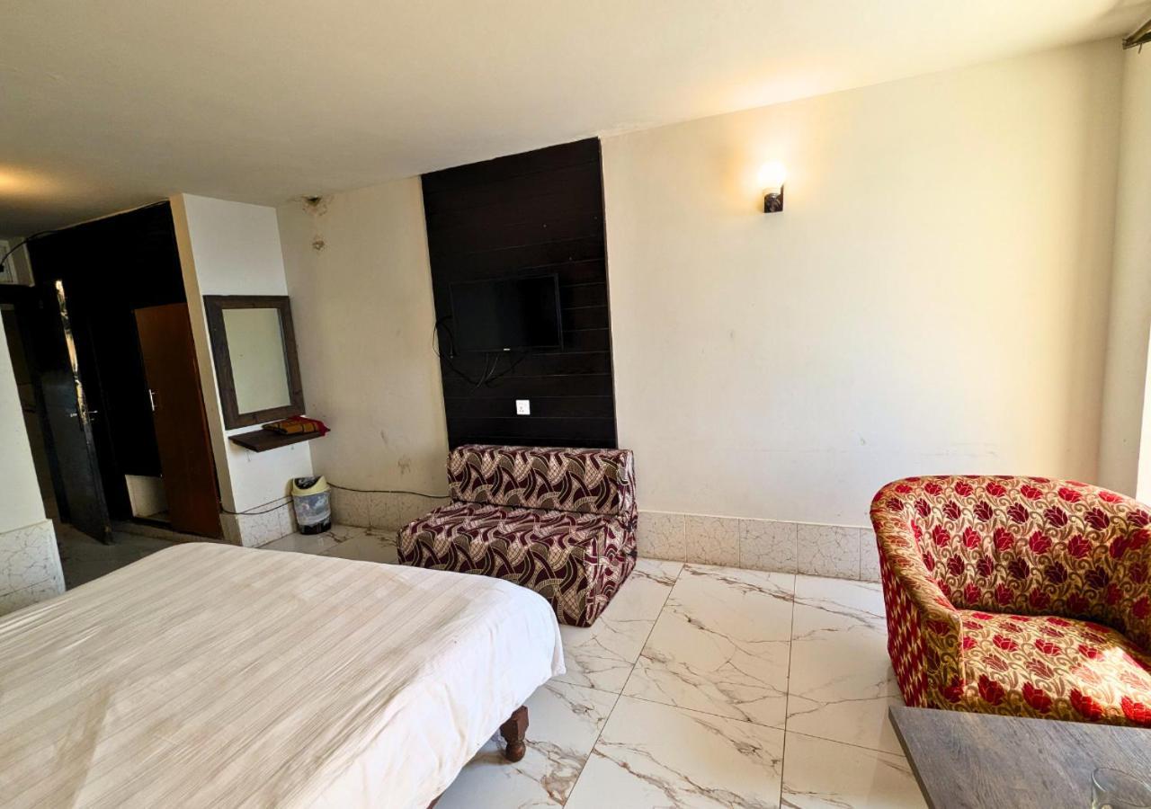 Grand Heights Hotel Murree Zewnętrze zdjęcie