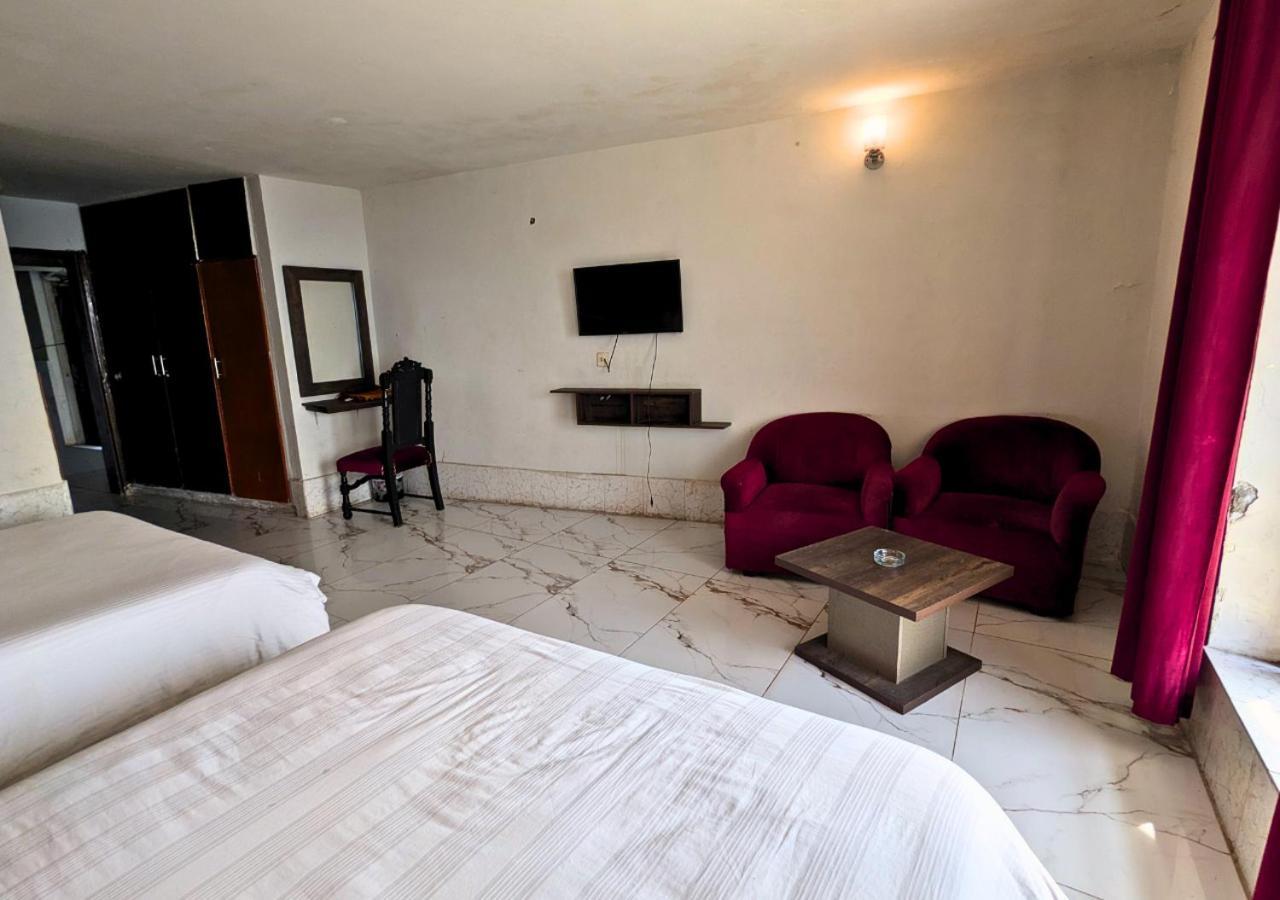 Grand Heights Hotel Murree Zewnętrze zdjęcie